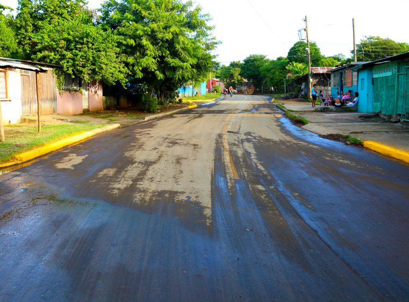 PORTADA. CALLES WALTER FERRETI Y ADOLFO REYES