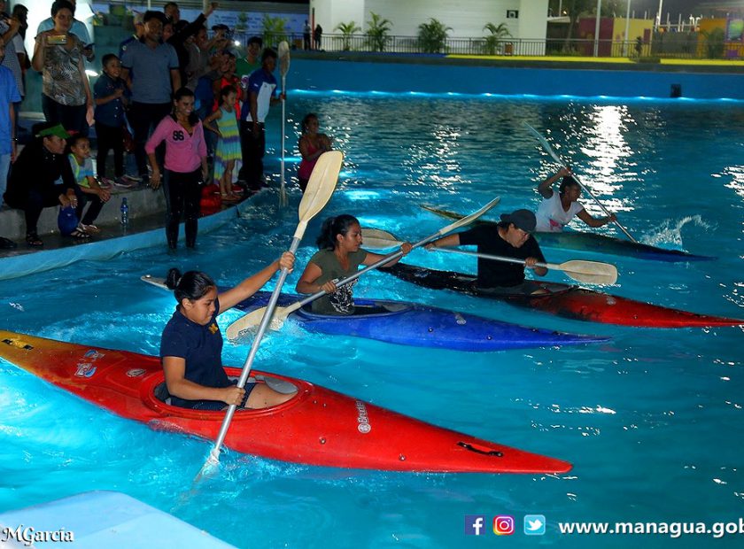 PORTADA. COMPETENCIA DE KAYAK