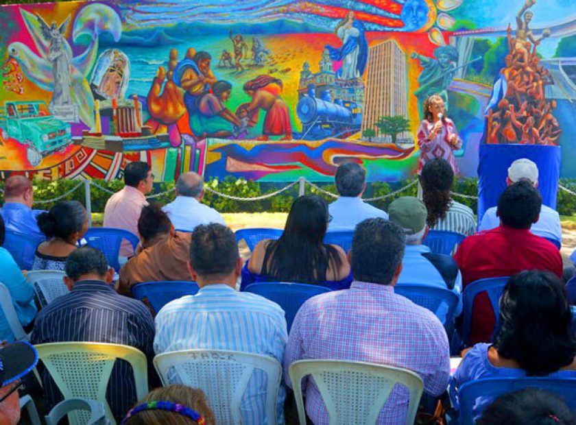 PORTADA. MURAL CONMEMORATIVO DEL BICENTENARIO